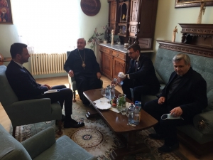 Premiér Heger navštívil arcibiskupský úrad